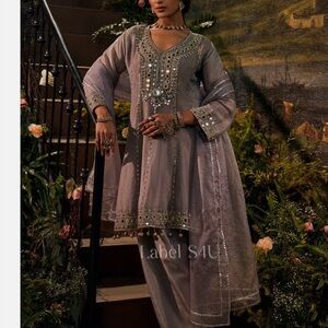 NWT Lavender Pearl Embroidered Kurta Set - Tunic, Pants & Dupatta